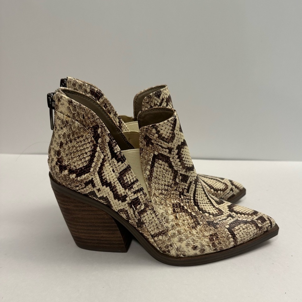 Vince Camuto Gradina Booties Snake Print Size 6.5 - Picture 3 of 15